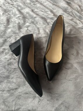 Women's Size 11 Nine West Black Pointed Toe Block Heel Pumps
